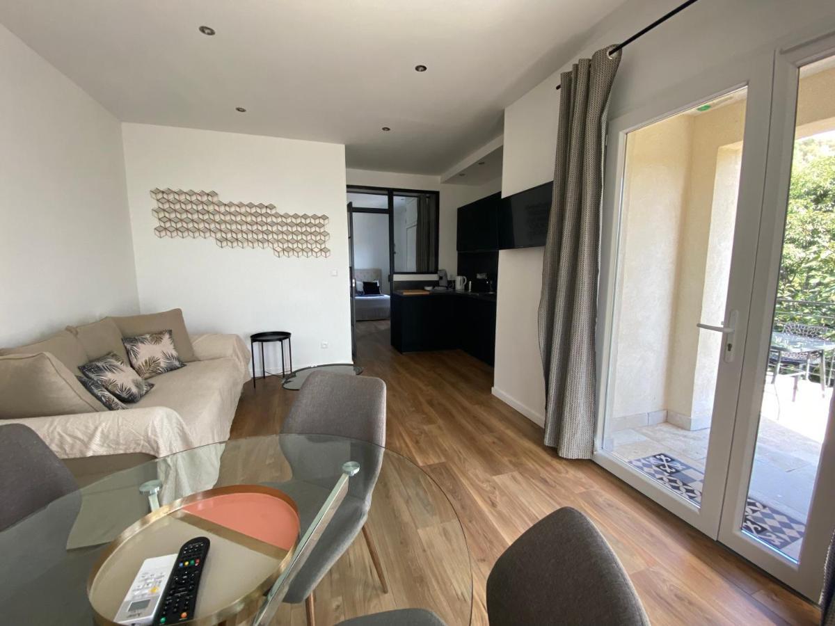 Sweet 2 Pieces 42 M2 Chambre, Salon, Cuisine, Grande Terrasse, Parking Proche Centre Et Apartment