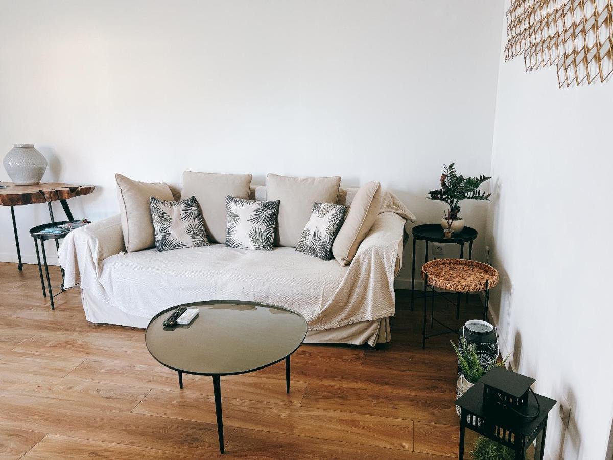 Sweet 2 Pieces 42 M2 Chambre, Salon, Cuisine, Grande Terrasse, Parking Proche Centre Et